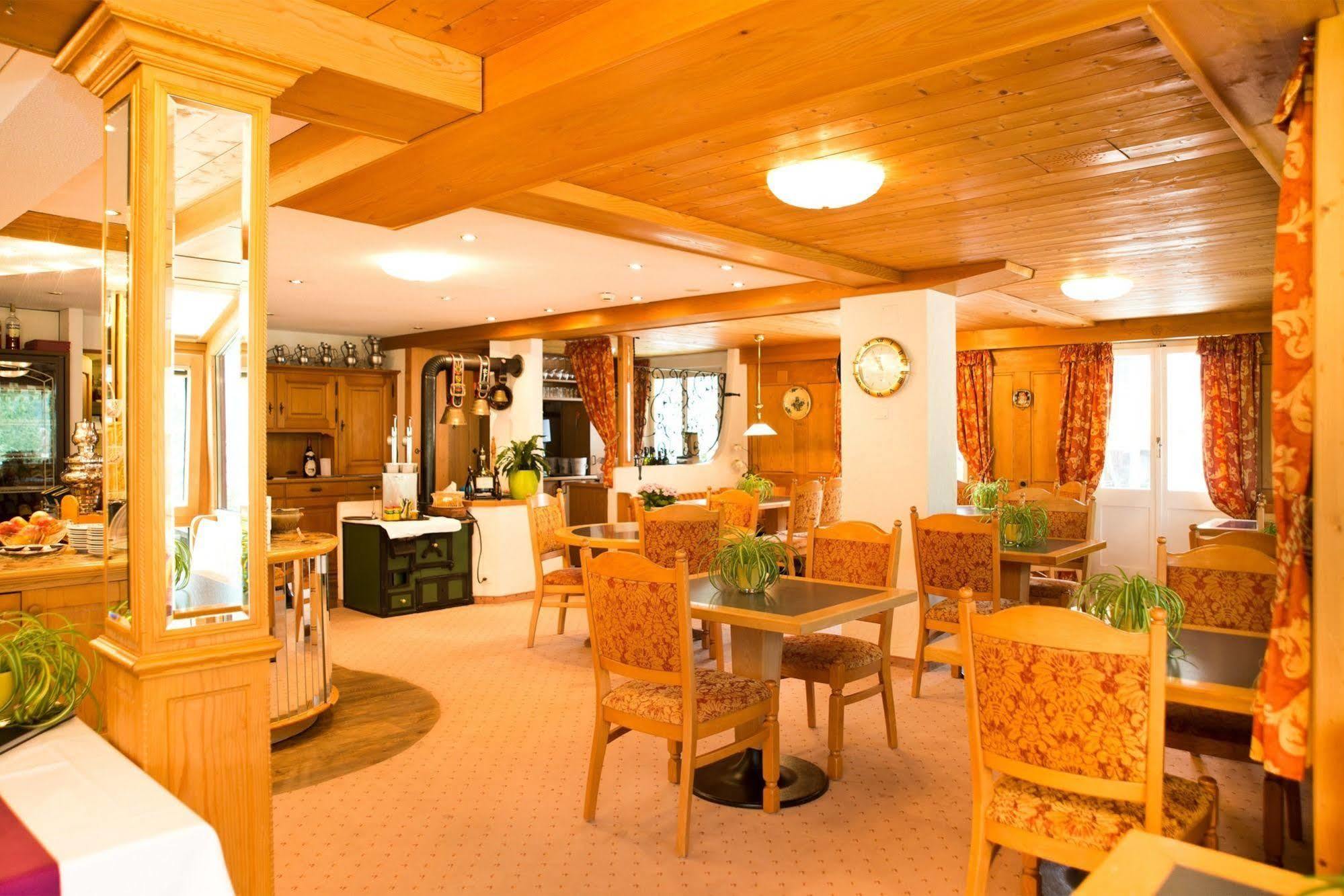 Hotel Caprice - Grindelwald Exteriör bild